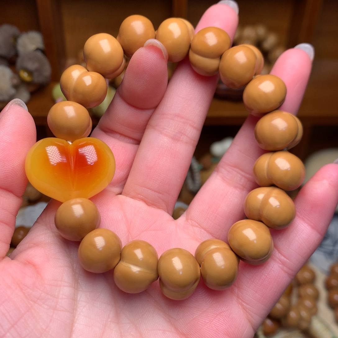 吊坠猴头核桃14高定屁桃手串爱心