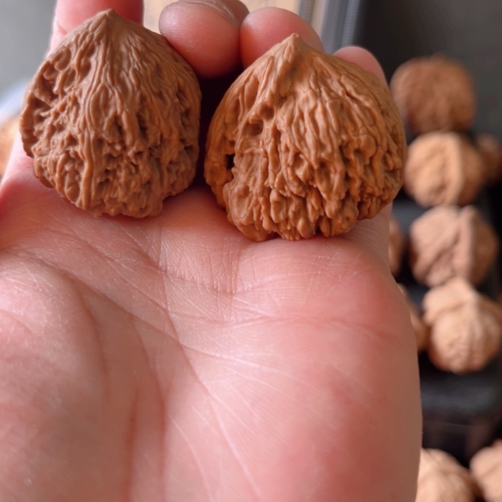 ·***·文玩核桃吊坠文玩