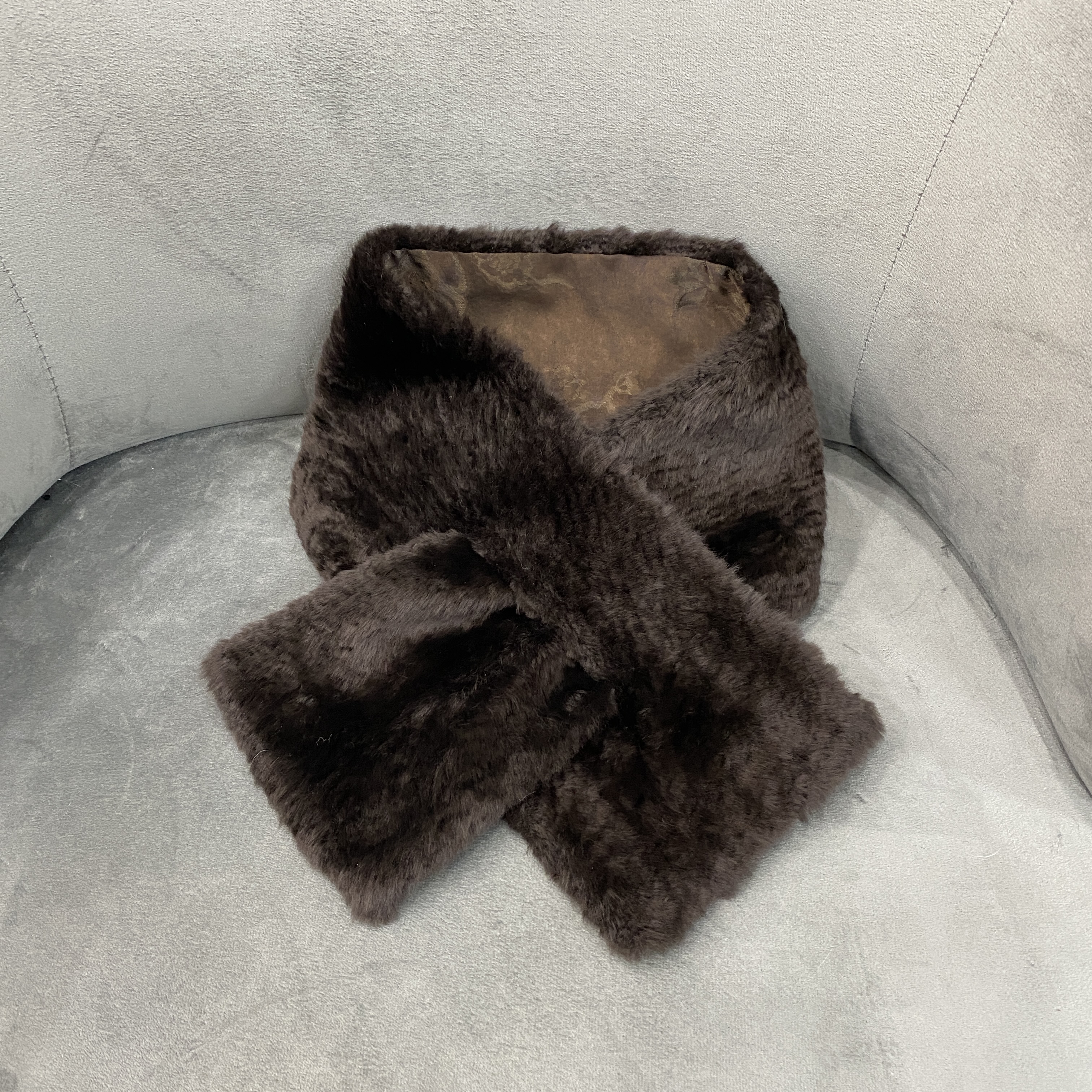 【啾啾家】胎羊皮毛一体拉贡围脖