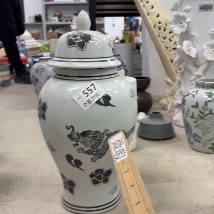 微瑕青花瓷器值得购买