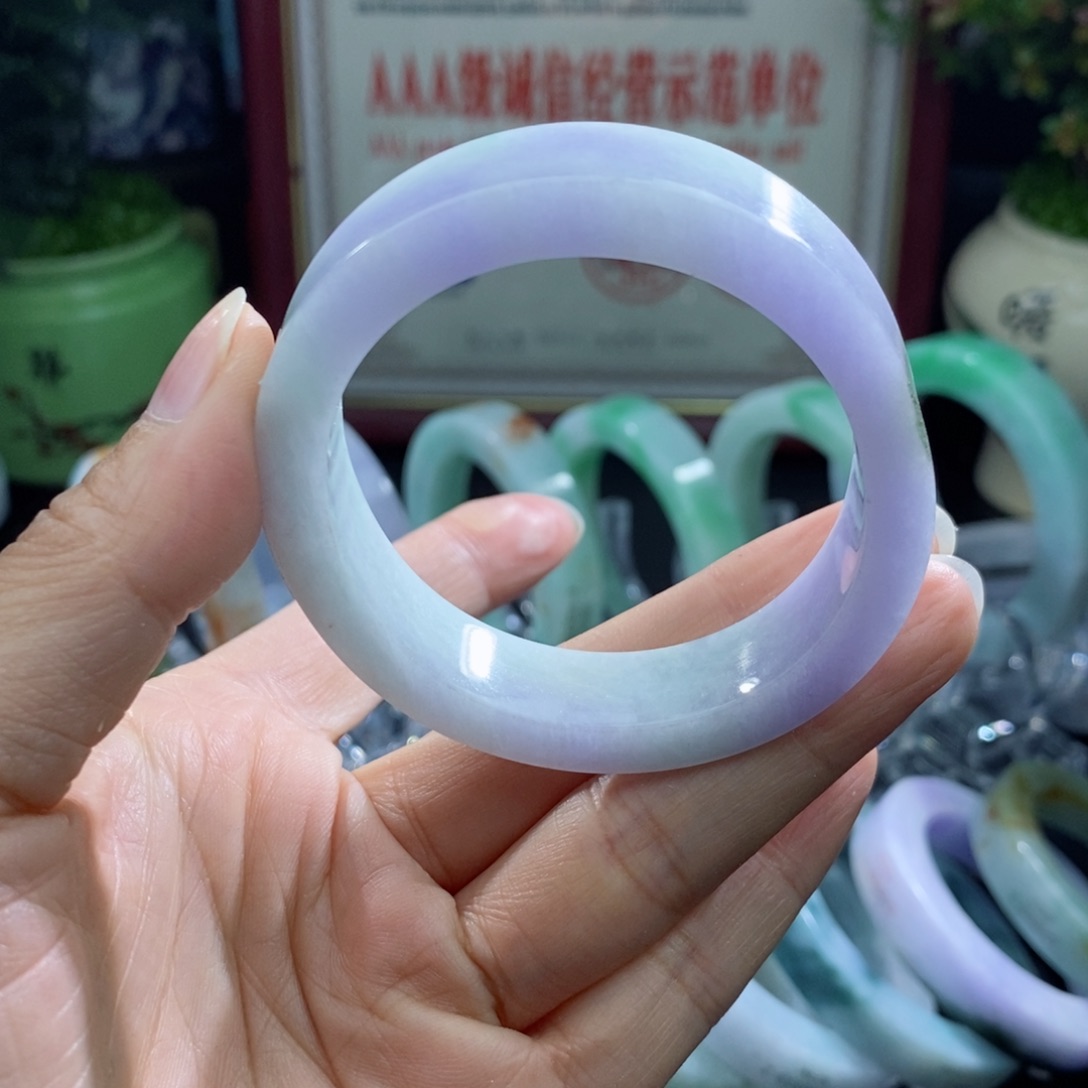 未镶嵌手镯定制翡翠云*