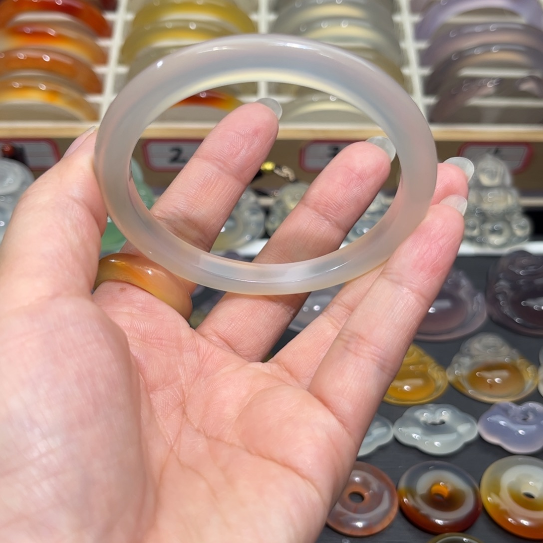 玛瑙/玉髓手镯未镶嵌58+