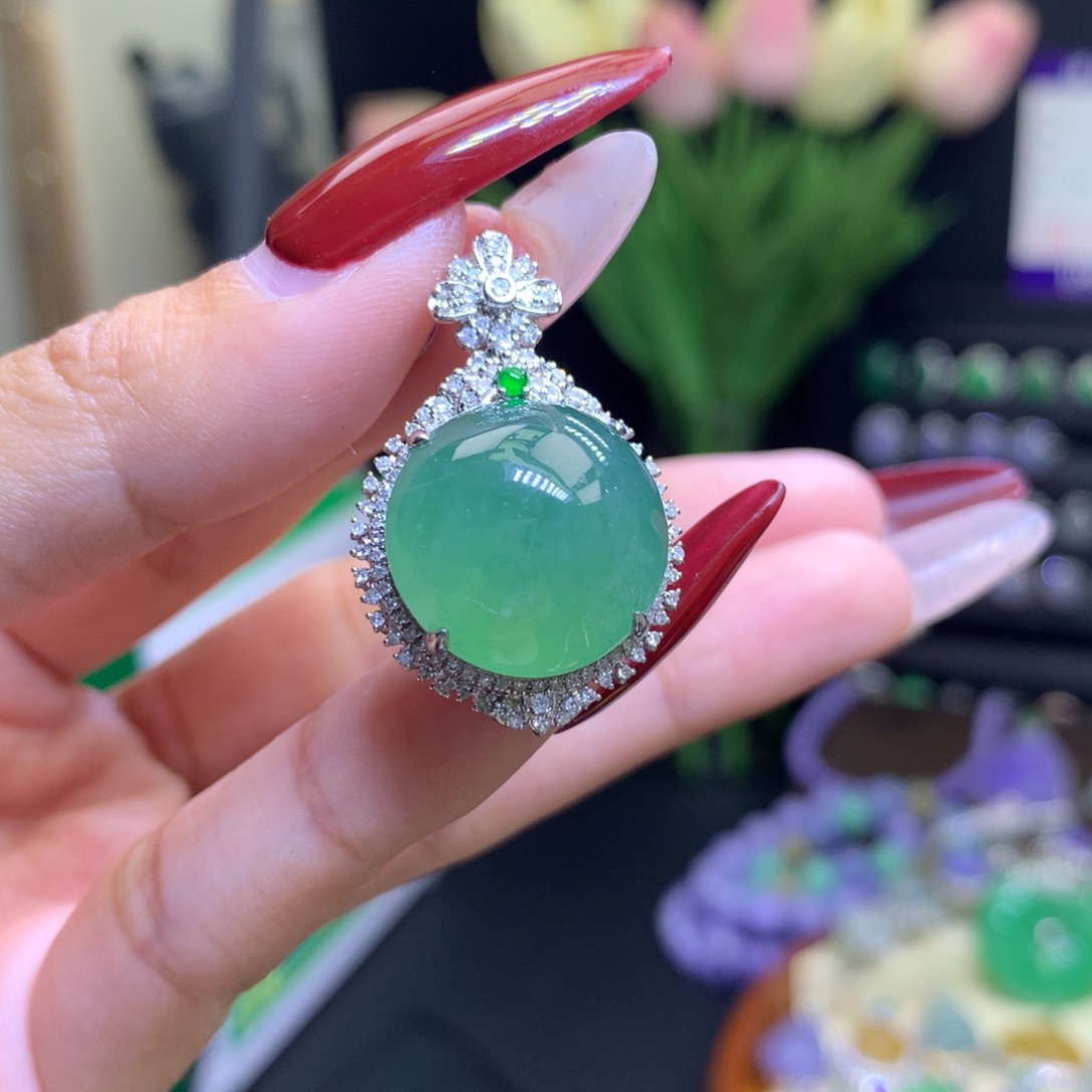 翡翠颈饰18K金镶嵌天然