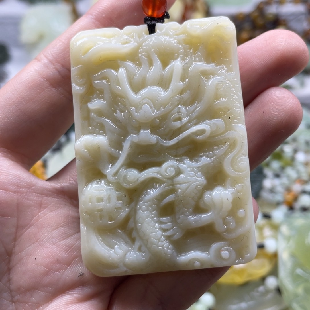 蛇纹石玉未镶嵌吊坠