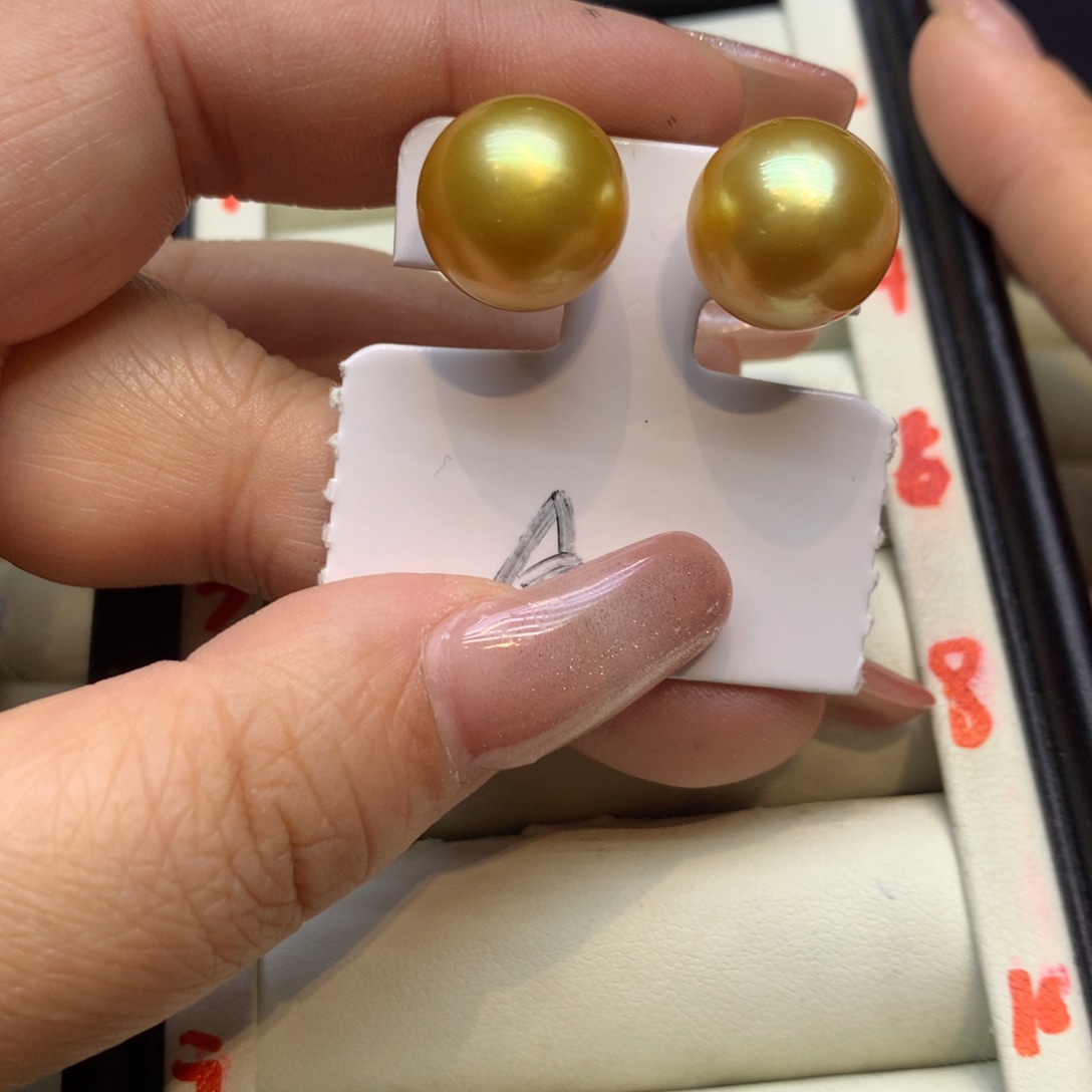 18K金镶嵌耳饰海水珍珠