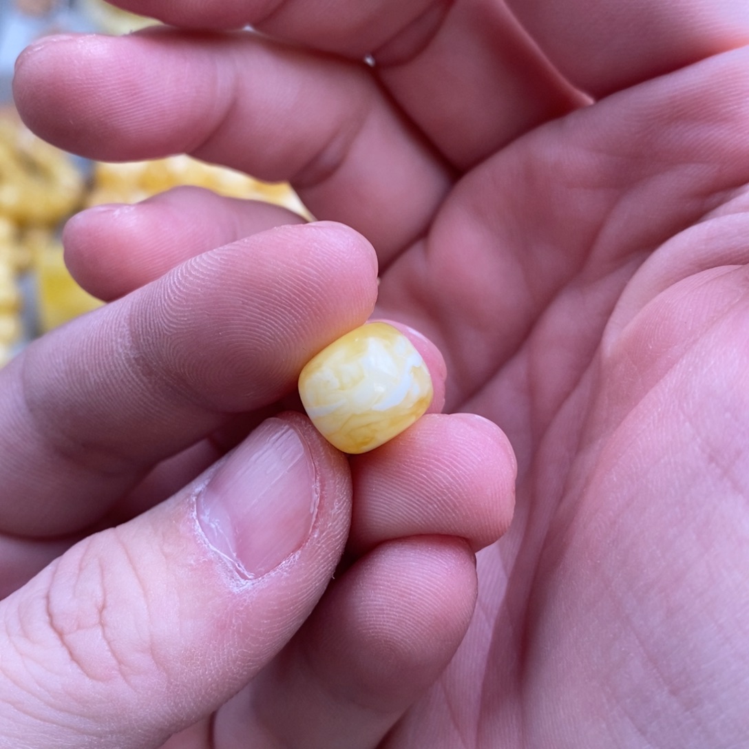 T***i蜜蜡未镶嵌裸石配饰