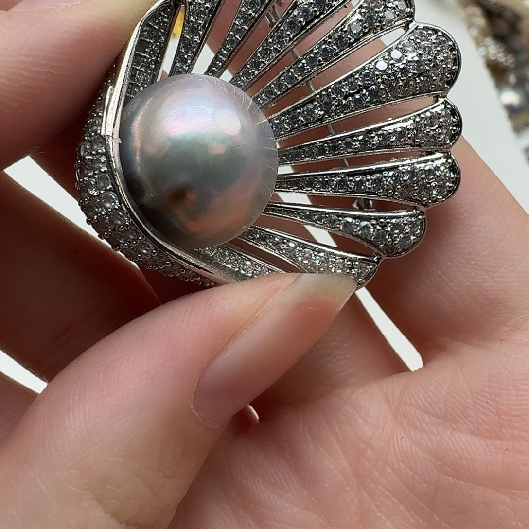 胸针未镶嵌拼合珍珠（马贝珠）