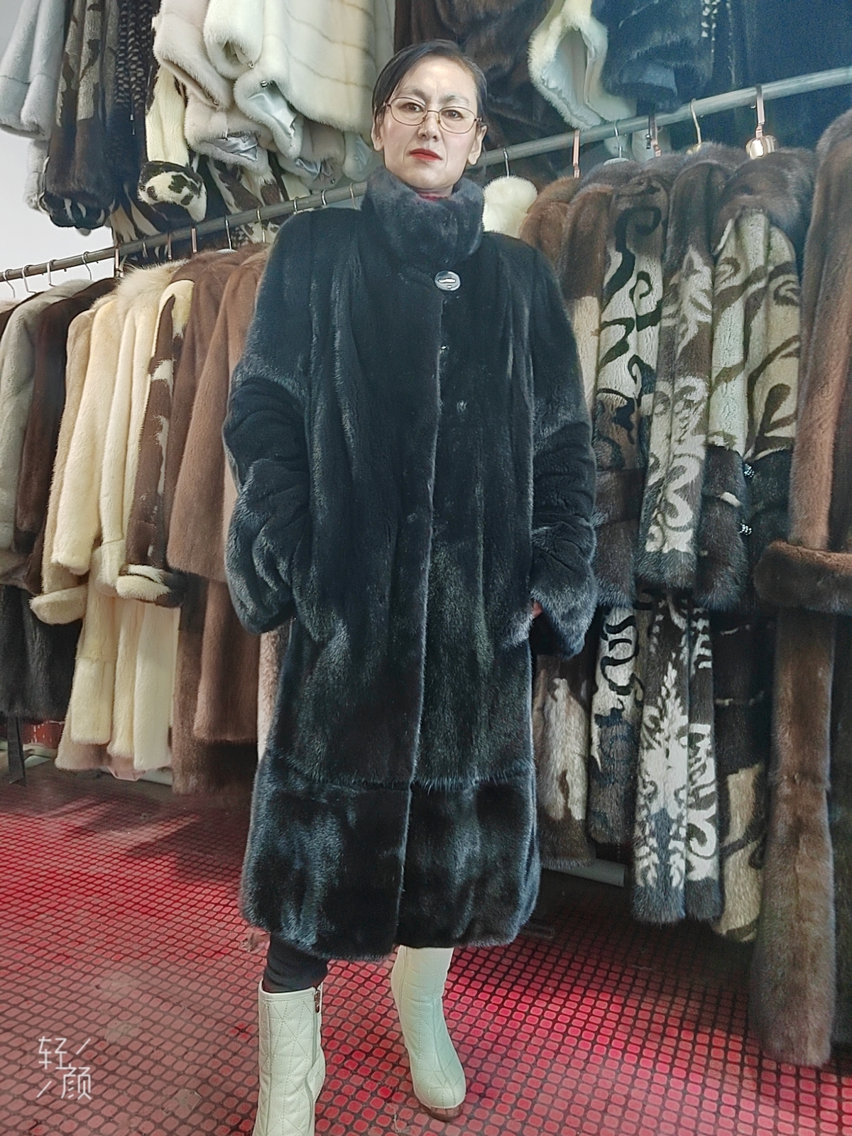 中古皮草，俄罗斯进口纯黑色宝嘉美中长衣立领，长105cm胸围112cm