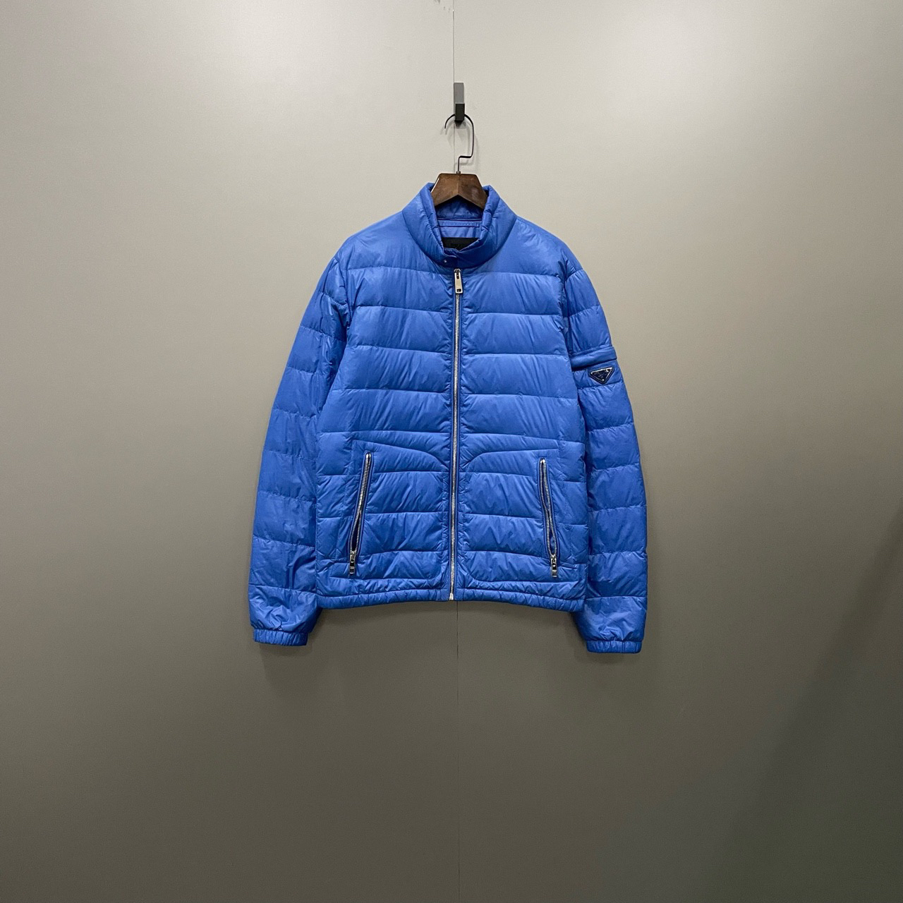 （jp）114 PRADA 普拉达 蓝色三角标羽绒服 46码/95新/12000/