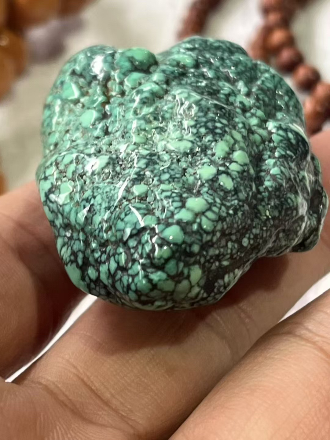 时尚精美绿松石随型菜籽绿手把件