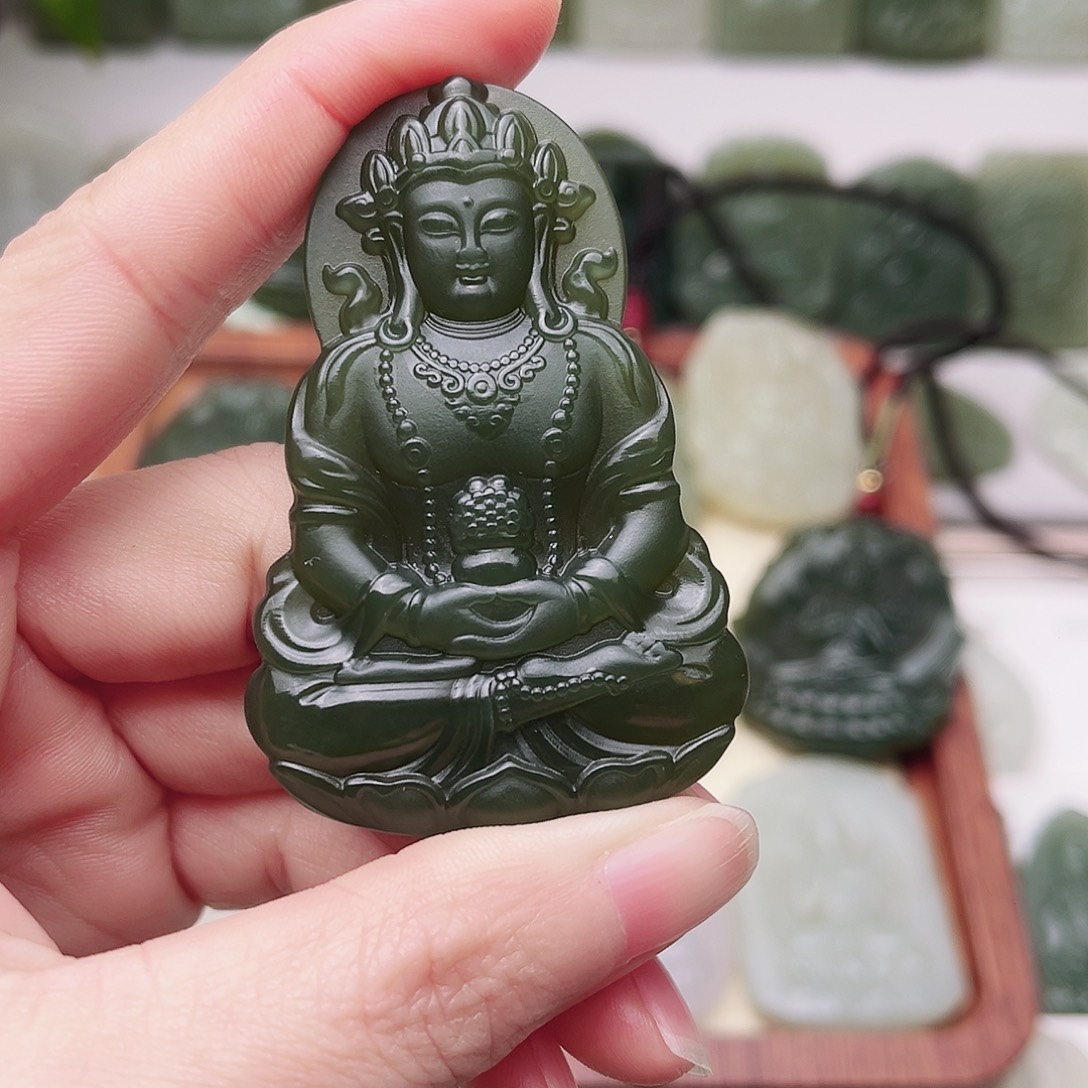 洛***！和田玉未镶嵌颈饰