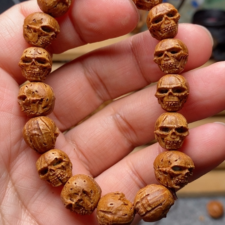 1.0➕桃核手工雕刻骷髅手串