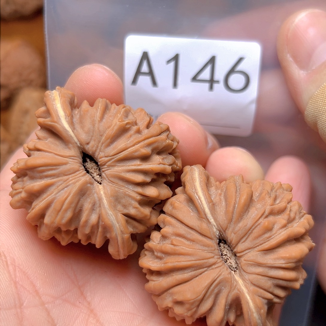 文玩核桃吊坠44四座楼