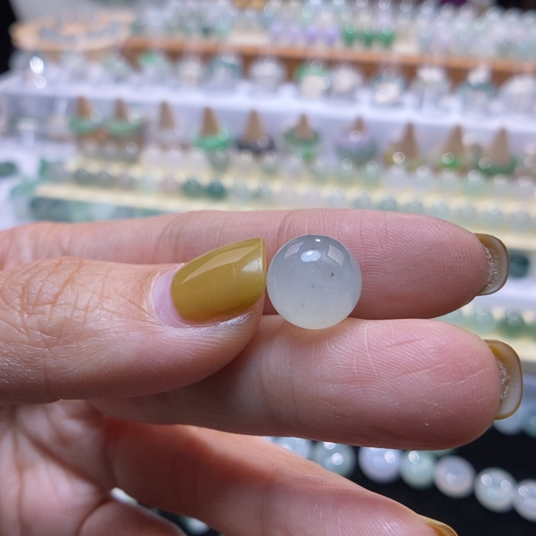 翡翠未镶嵌颈饰11.3乌鸡