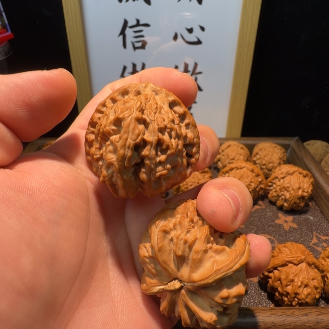 向***.吊坠文玩核桃三角白