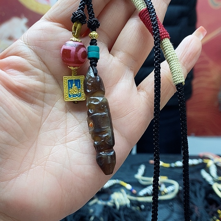 玛瑙/玉髓颈饰合金