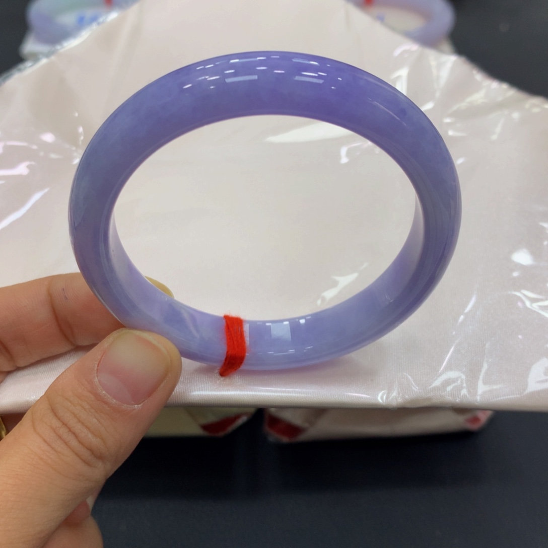 翡翠手镯未镶嵌翡翠