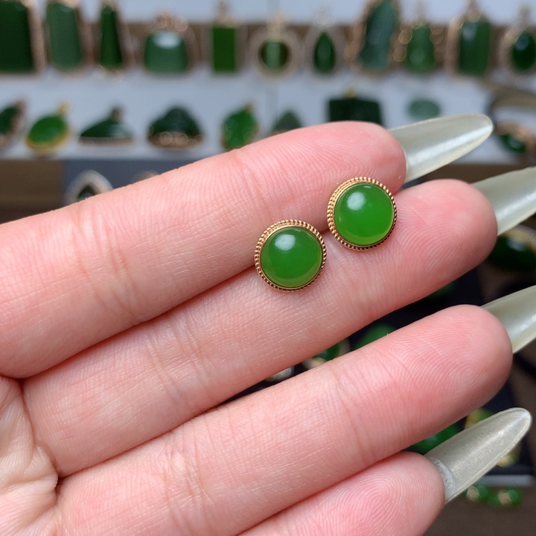 和田玉（碧玉）耳钉18K金镶嵌