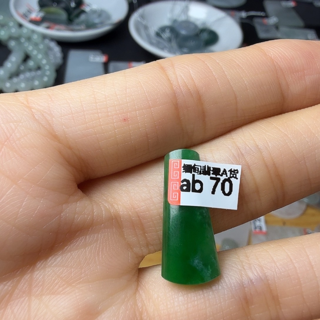 翡翠未镶嵌颈饰危地马拉翡翠A货