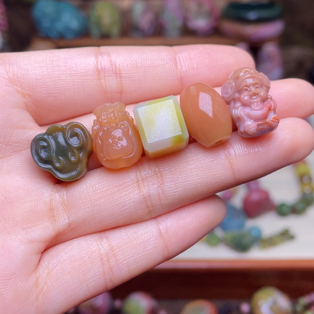 玛瑙/玉髓珠宝半成品未镶嵌盐源玛瑙小配件一手138