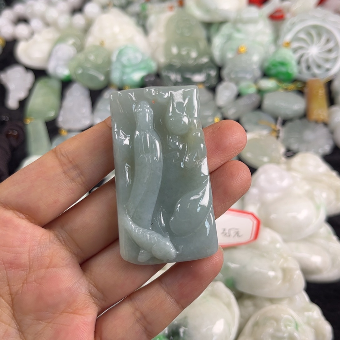 吊坠(不含链)未镶嵌翡翠