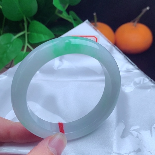 翡翠手镯未镶嵌   正圈55+ 白底青