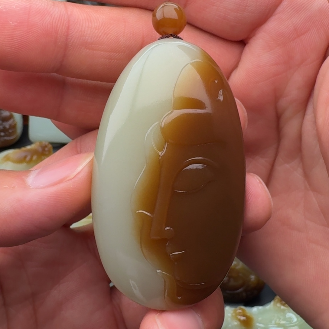 D***u和田玉未镶嵌颈饰