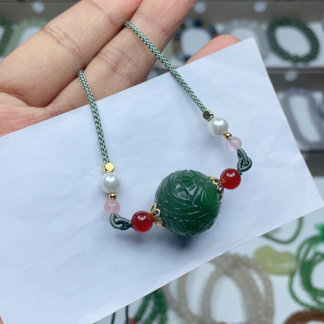 和田玉（碧玉）颈饰未镶嵌