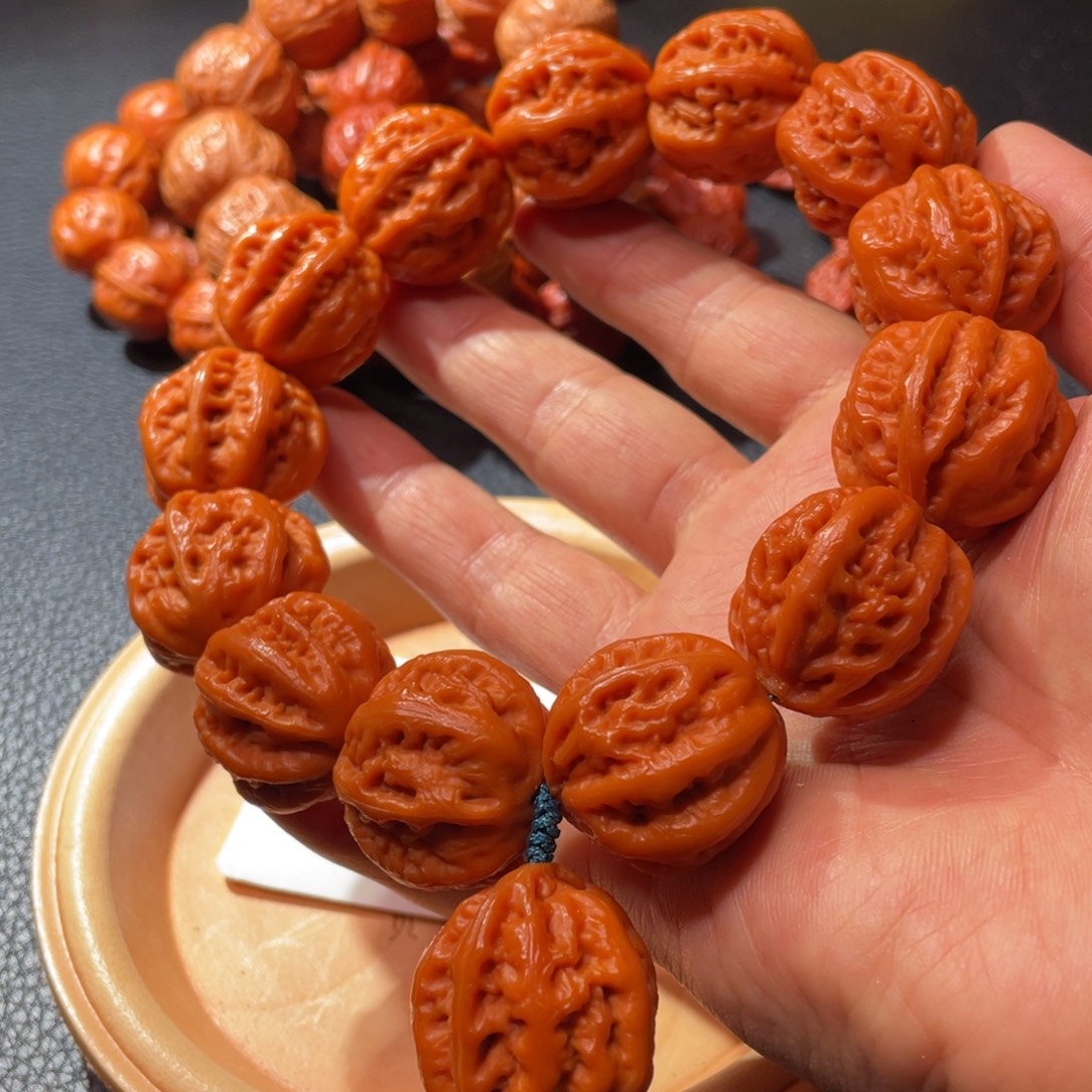 文玩核桃手串礼物