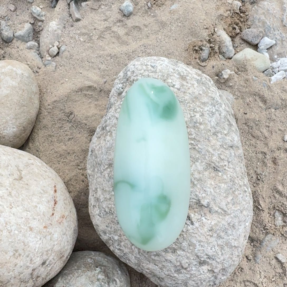 精品无镶嵌小吊坠