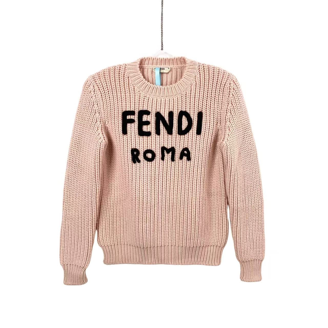 99新 FENDI/芬迪 bb1402 羊毛 樱花粉粗棒针圆领针织衫 40码