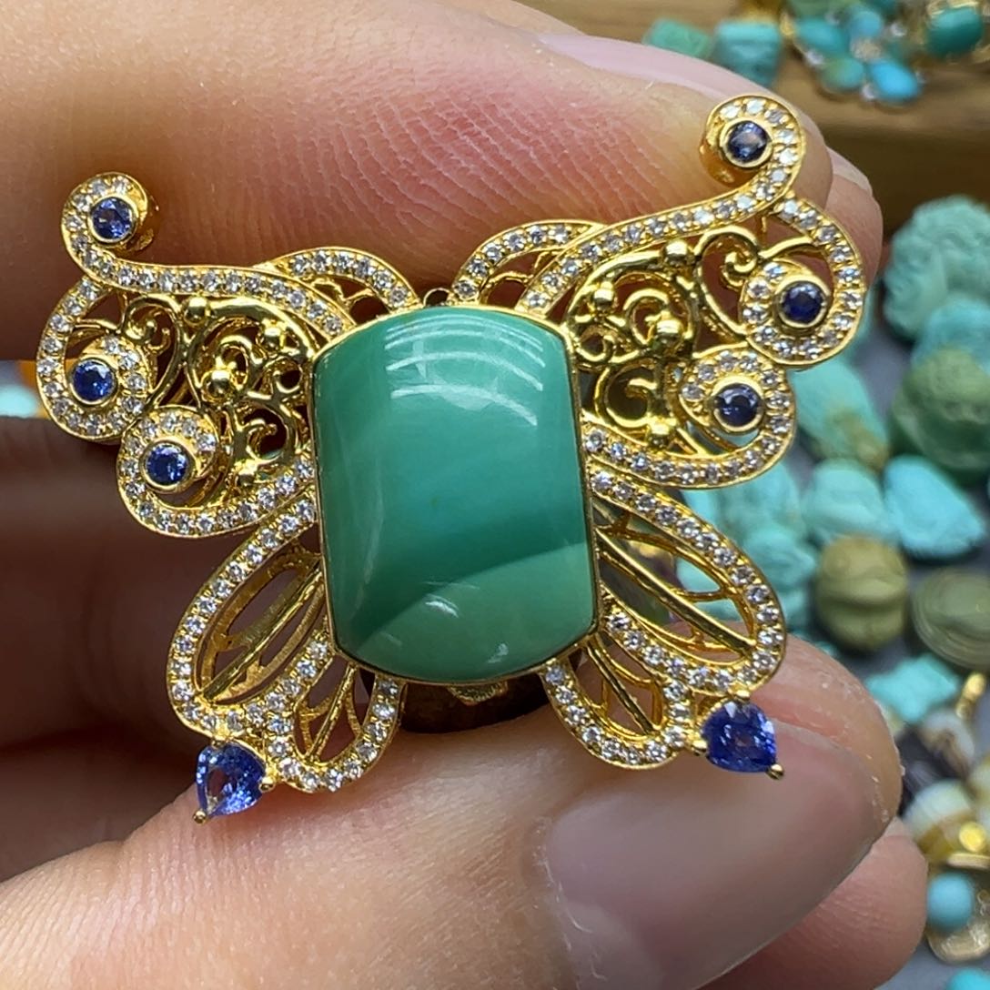 绿松石颈饰18K金镶嵌