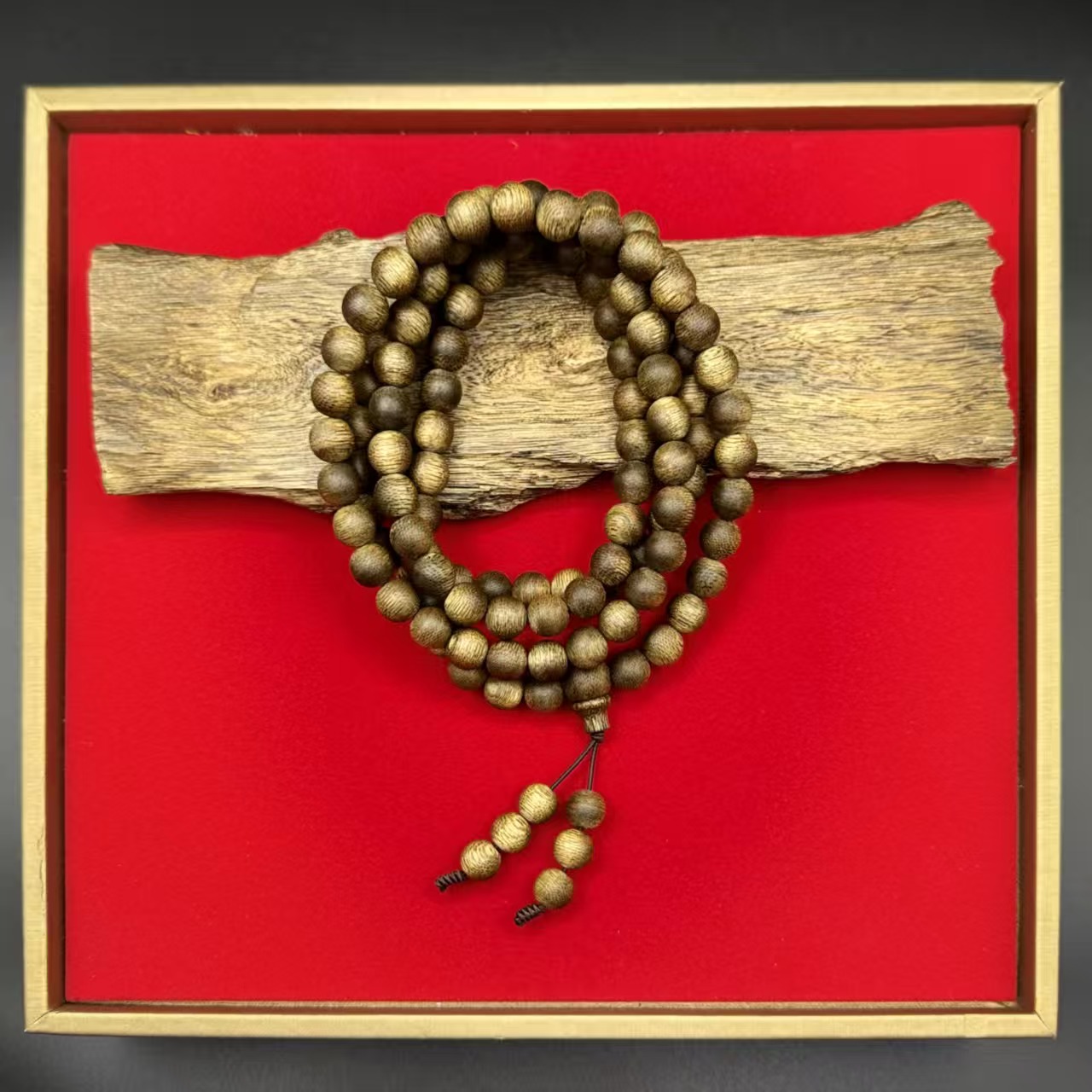 沉香海南白棋8mm圆珠36g多圈-012（多样性发一）