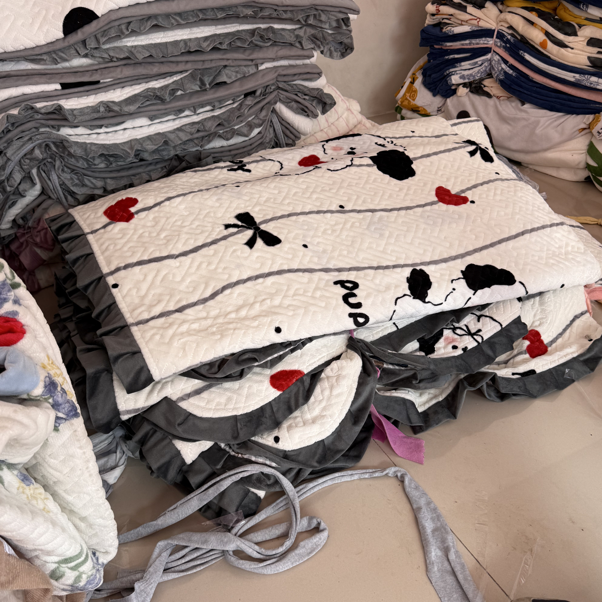 1良玉推荐小狗款加绒加厚床垫1