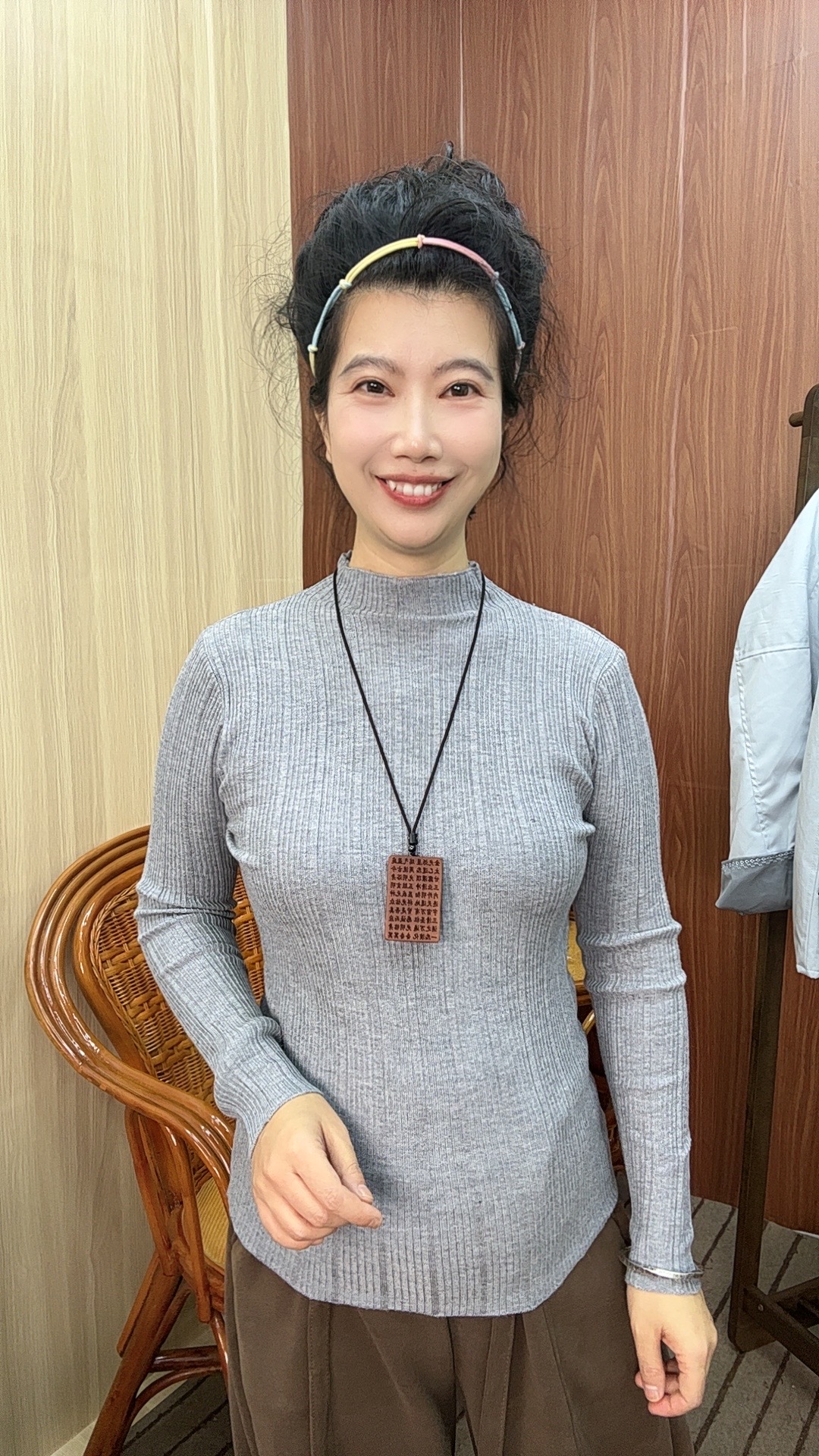 秋冬休闲风秋季毛针织衫毛衣女薄款休闲长袖修身