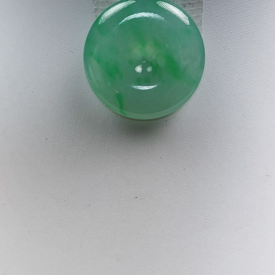 翡翠颈饰未镶嵌娜