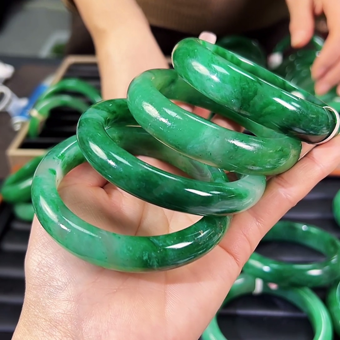 石英质玉未镶嵌手镯多样性发货 拍一发一