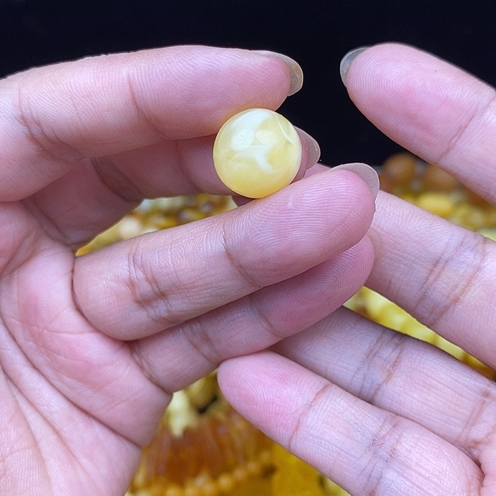 桦***七未镶嵌琥珀珠宝奇石微瑕商品