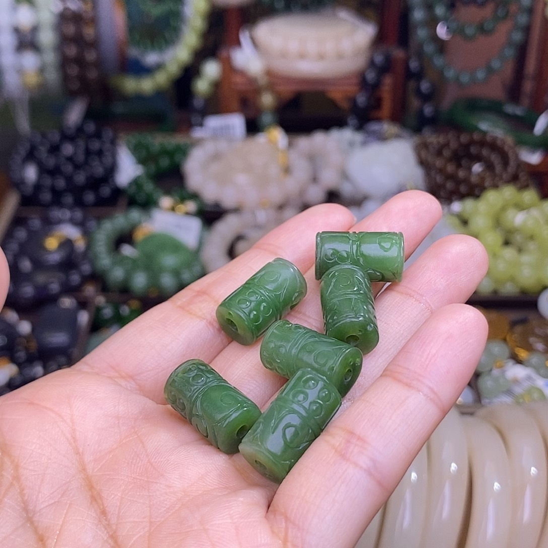 和田玉未镶嵌颈饰多样性发一 碧玉路路通