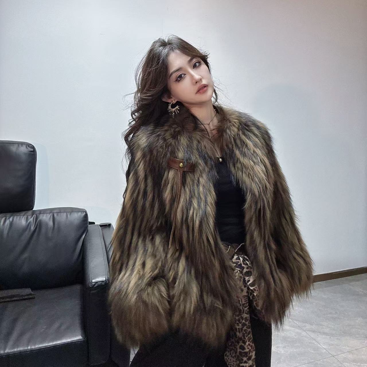 【女王优选】时尚冬季气质设计师皮毛一体海宁皮草外套7388