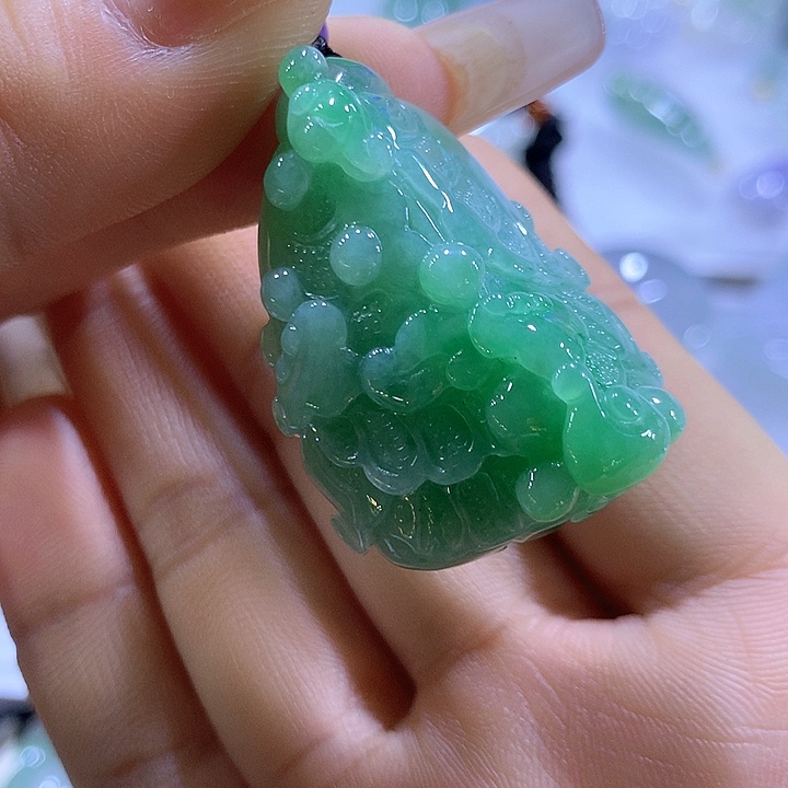 翡翠未镶嵌颈饰天然翡翠A货吊坠