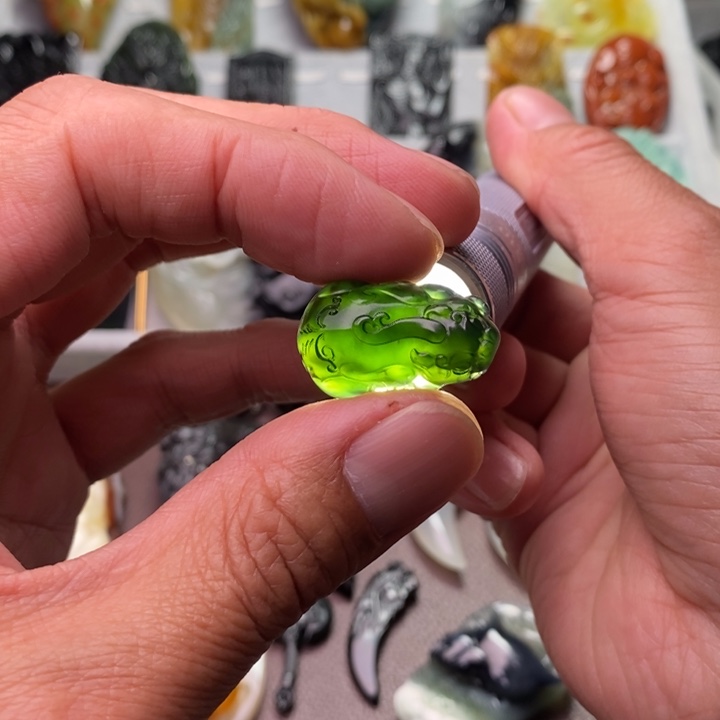 蛇纹石玉手把件未镶嵌