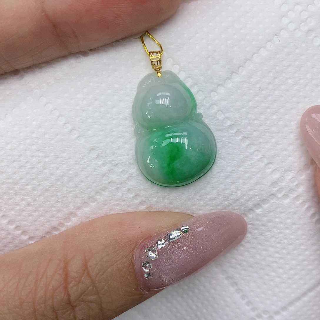 颈饰18K金镶嵌翡翠