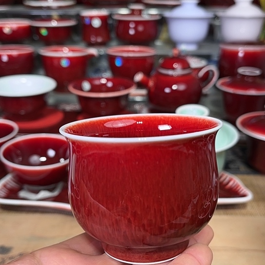 景德镇陶瓷红马坊圆龙杯