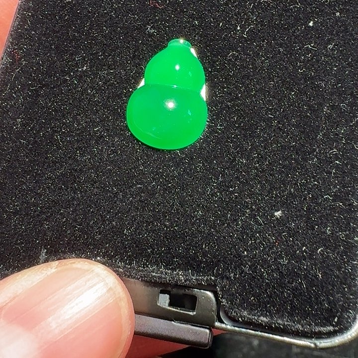 翡翠裸石天然翡翠A货满色葫芦裸石