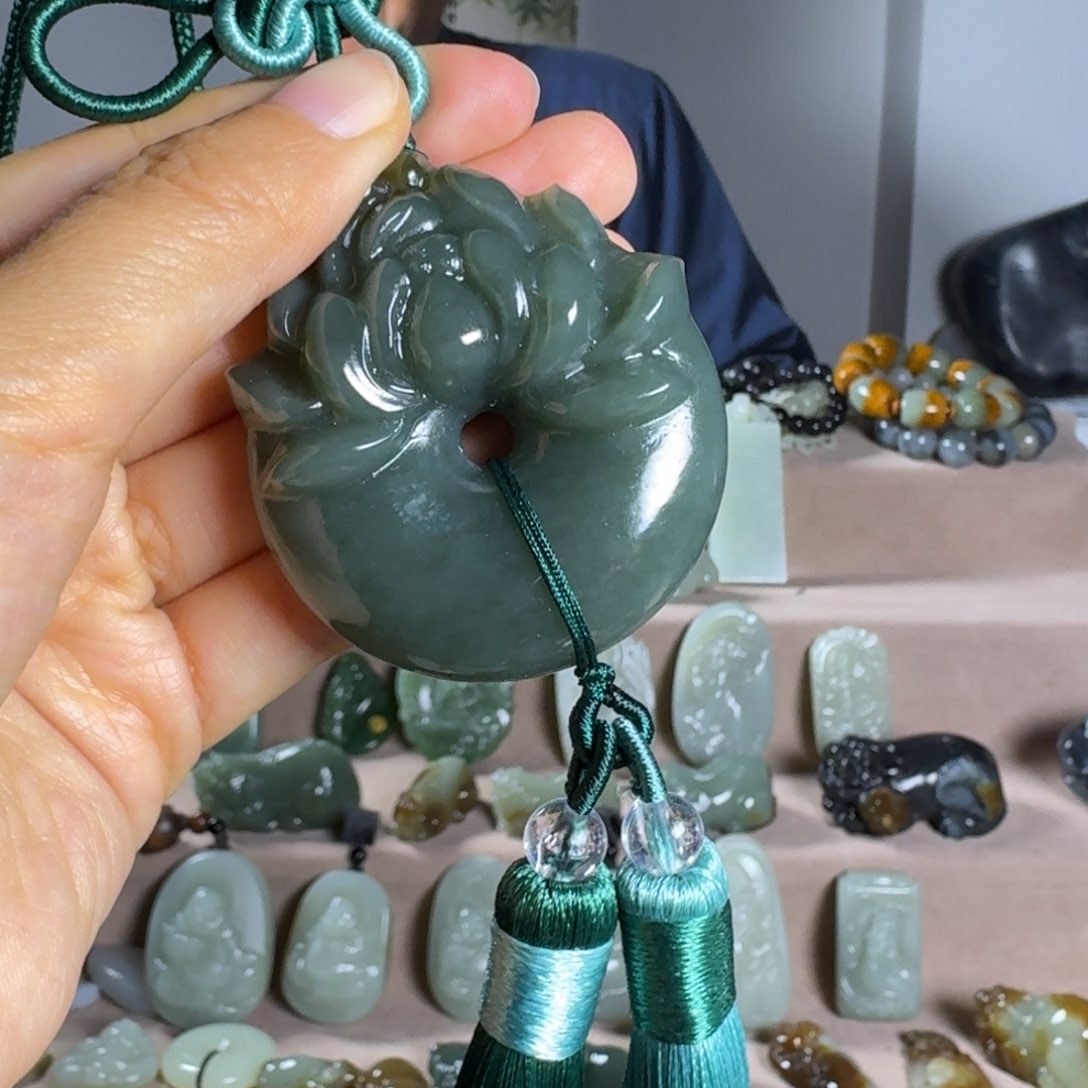 和田玉（糖玉）颈饰未镶嵌