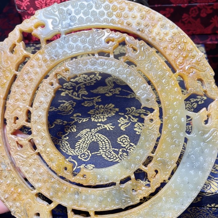 底槽青礼物芋头发货，支持七天无理由。