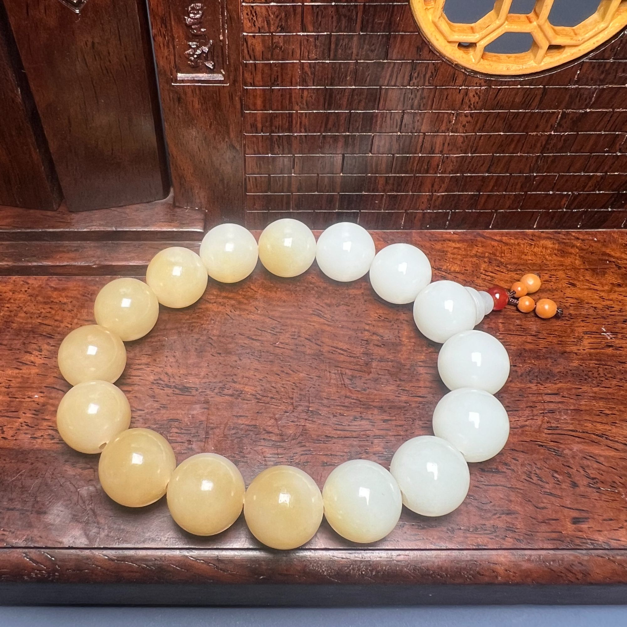 D440珠宝玉石精选和田玉手串