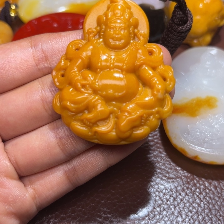 事***顺和田玉未镶嵌颈饰