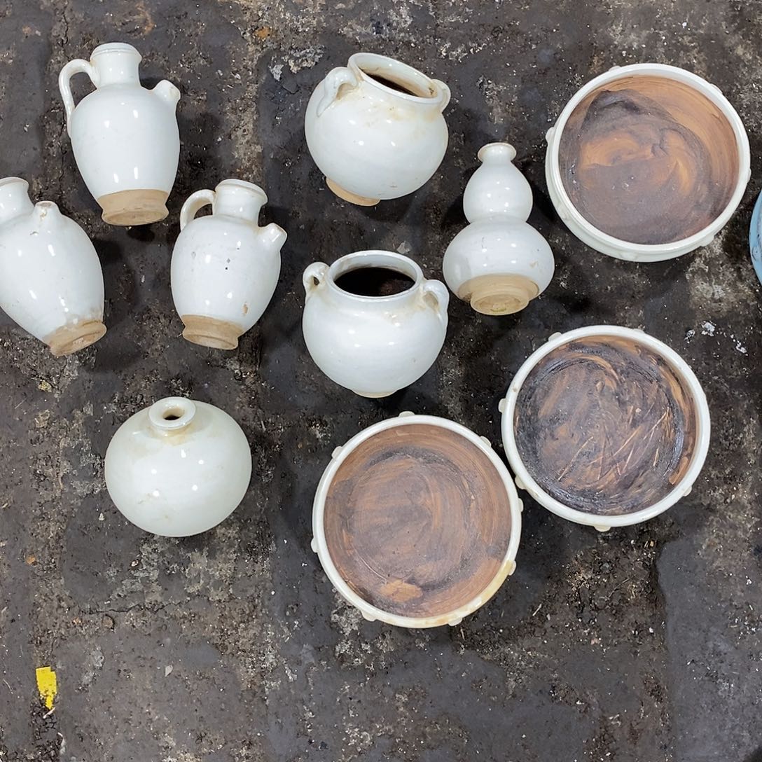 黑***地摆件爱还器瓷器瓷器